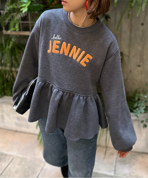 mi via loca(ミヴィアロカ)の「サガラ刺繍ロゴ ボリュームスリーブ ペプラムトップス(スウェット・レディース・チャコールグレー/ブラック/オートミール・FREE)」の22枚目の写真