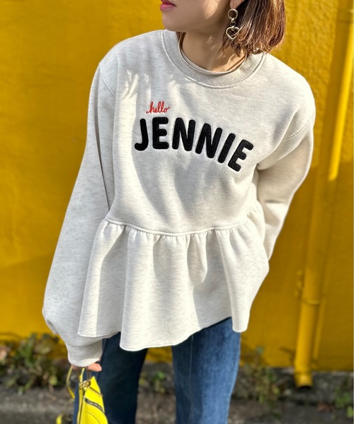 mi via loca(ミヴィアロカ)の「サガラ刺繍ロゴ ボリュームスリーブ ペプラムトップス(スウェット・レディース・チャコールグレー/ブラック/オートミール・FREE)」の4枚目の写真