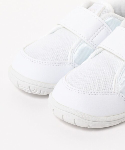 ASICS(アシックス)の「ASICS / 上履き CP BABY 2(13~15.5㎝)(その他シューズ・キッズ・ホワイト・14/13.5/15.5/15 /14.5/13)」の3枚目の写真