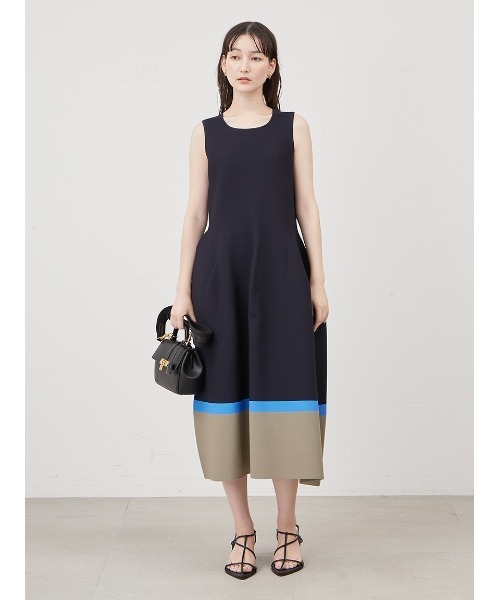 Mila Owen(ミラオーウェン)の「ホールガーメントスクエアネックニットワンピース【手洗い可能】(ワンピース・レディース・ネイビー/ブラック/アイボリー・1/0)」の4枚目の写真