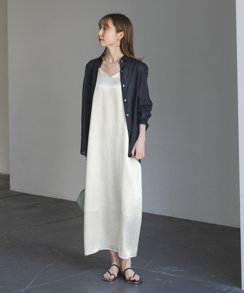 Noble（ノーブル）の「《追加》サテンVネックキャミソールワンピース（ワンピース・レディース・ライトグレー/ホワイト系その他・FREE）」の18枚目の写真