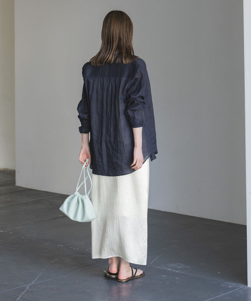 Noble（ノーブル）の「《追加》サテンVネックキャミソールワンピース（ワンピース・レディース・ライトグレー/ホワイト系その他・FREE）」の19枚目の写真