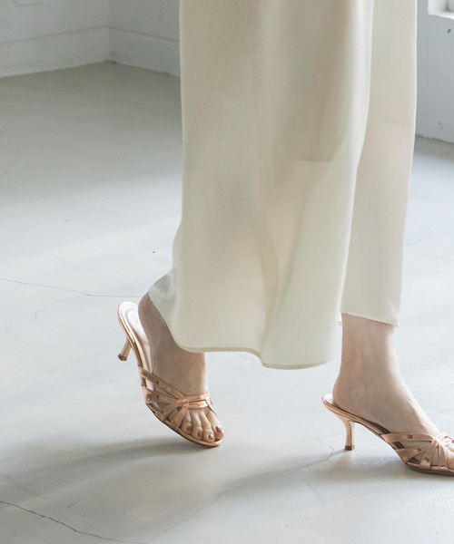 Noble（ノーブル）の「《追加》サテンVネックキャミソールワンピース（ワンピース・レディース・ライトグレー/ホワイト系その他・FREE）」の22枚目の写真