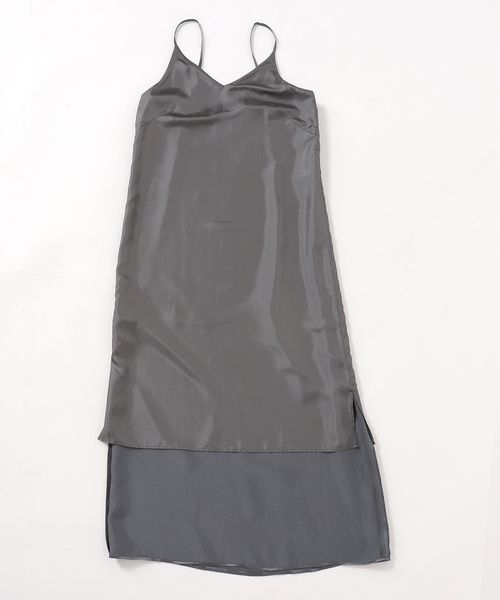 Noble（ノーブル）の「《追加》サテンVネックキャミソールワンピース（ワンピース・レディース・ライトグレー/ホワイト系その他・FREE）」の7枚目の写真