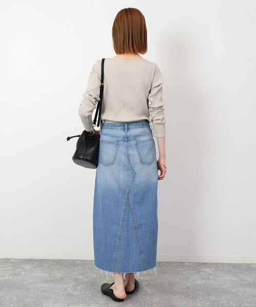 SLOBE IENA(スローブイエナ)の「トタンテレコボートネックプルオーバー(Tシャツ/カットソー・レディース・ネイビー/ベージュ/ラベンダー・FREE)」の7枚目の写真