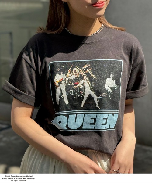CIAOPANIC（チャオパニック）の「【ユニセックス】【QUEEN/クイーン】ヴィンテージ加工ロックTシャツ（Tシャツ/カットソー・レディース・ホワイト系その他3/ホワイト系その他/ベージュ/ホワイト系その他2/クリア/オフホワイト/ホワイト/アイボリー/ホワイト系その他4/ピンク系その他/ピンク・FREE）」の4枚目の写真