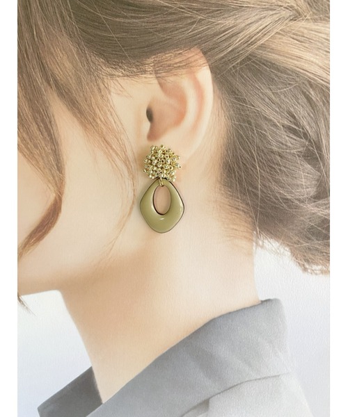 tone(トーン)の「【Hi-na】シルバーつぶビーズ×カラーフープ ピアス(MA)(ピアス(両耳用)・レディース・ベージュ/カーキ/グレー・FREE)」の7枚目の写真