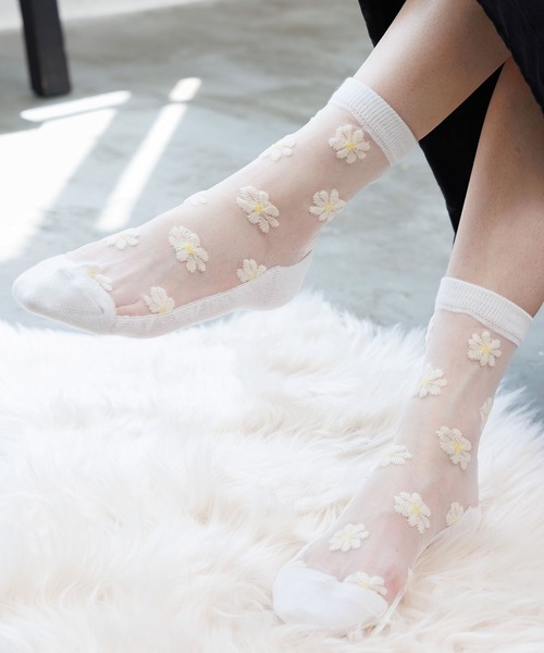 mili an deni（ミリアンデニ）の「透かしジャガードソックス（ソックス/靴下・レディース・ブラック系その他/グレー系その他/ブラック系その他2/ブラック系その他3/グレー系その他2/オフホワイト・F）」の2枚目の写真