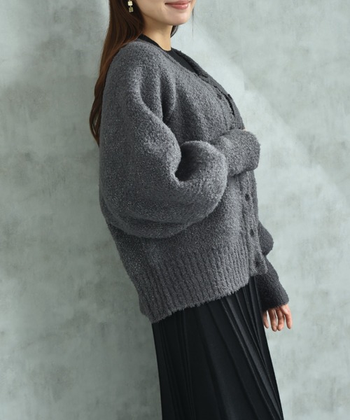 INTERPLANET（インタープラネット）の「ラメ混ショート丈ラグランカーディガン（カーディガン/ボレロ・レディース・ベージュ/チャコールグレー・FREE）」の5枚目の写真