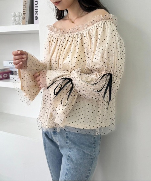 one after another NICE CLAUP(ワンアフターアナザーナイスクラップ)の「袖リボンチュールブラウス/WEB限定アイテム(シャツ/ブラウス・レディース・チャコールグレー/アイボリー/ホワイト系その他・FREE)」の18枚目の写真