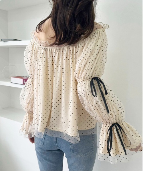 one after another NICE CLAUP(ワンアフターアナザーナイスクラップ)の「袖リボンチュールブラウス/WEB限定アイテム(シャツ/ブラウス・レディース・チャコールグレー/アイボリー/ホワイト系その他・FREE)」の20枚目の写真