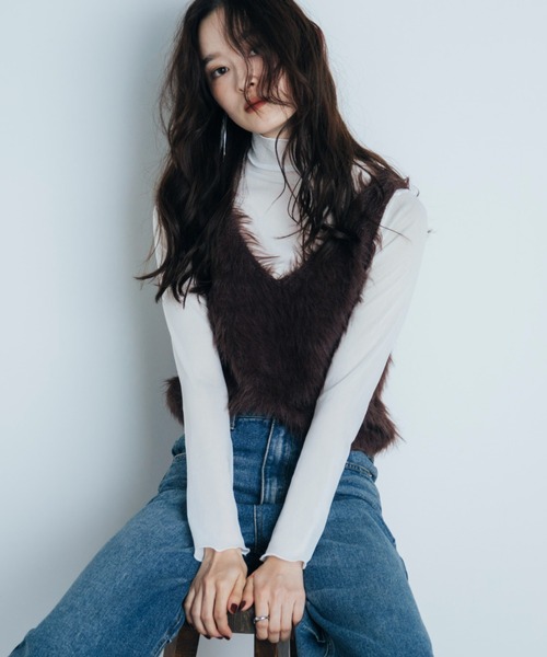 Shelly island（シェリーアイランド）の「フェザーヤーンベスト