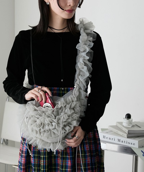 forksy.（フォルクシー）の「【forksy.】2wayチュールフリル巾着ショルダーバッグ（ショルダーバッグ・レディース・ブラック/グレー/ピンク・FREE）」の2枚目の写真