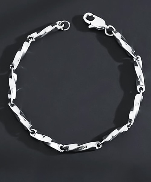 DiamondHearts(ダイヤモンドハーツ)の「ツイストチェーンブレスレット(ブレスレット・メンズ・シルバー・LARGE/MEDIUM/SMALL)」の5枚目の写真