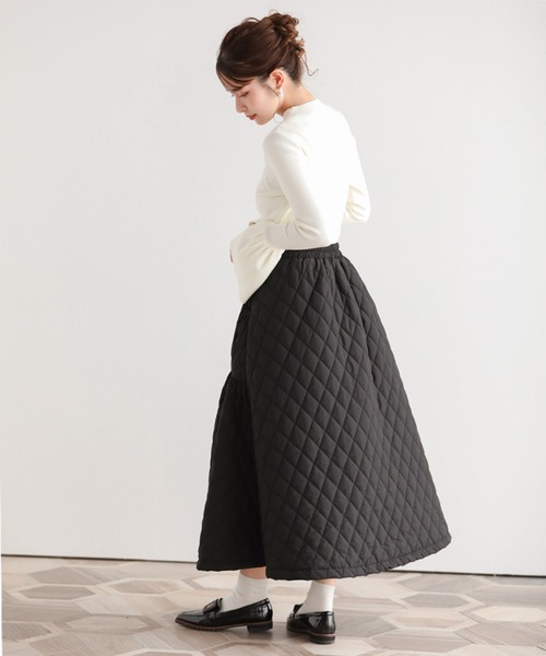 Fit more(フィットモア)の「【ZOZO限定商品】キルティングフレアスカート(スカート・レディース・ブラック/アイボリー・SHORT/LONG)」の7枚目の写真