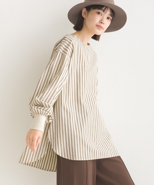 OMNES（オムネス）の「製品洗いコットンブロード裾ラウンドレイヤードブラウス（シャツ/ブラウス・レディース・ホワイト/ブラック系その他/ブラック系その他2/ライトグレー/グレー系その他/ベージュ系その他/ベージュ系その他2/ブルー系その他/ベージュ系その他3/ライトブルー・FREE）」の7枚目の写真