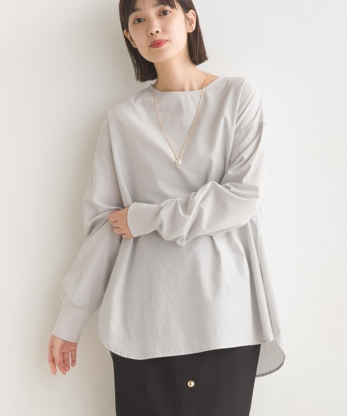 OMNES（オムネス）の「製品洗いコットンブロード裾ラウンドレイヤードブラウス（シャツ/ブラウス・レディース・ホワイト/ブラック系その他/ブラック系その他2/ライトグレー/グレー系その他/ベージュ系その他/ベージュ系その他2/ブルー系その他/ベージュ系その他3/ライトブルー・FREE）」の5枚目の写真