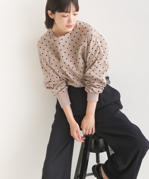 OMNES（オムネス）の「製品洗いコットンブロード裾ラウンドレイヤードブラウス（シャツ/ブラウス・レディース・ホワイト/ブラック系その他/ブラック系その他2/ライトグレー/グレー系その他/ベージュ系その他/ベージュ系その他2/ブルー系その他/ベージュ系その他3/ライトブルー・FREE）」の22枚目の写真