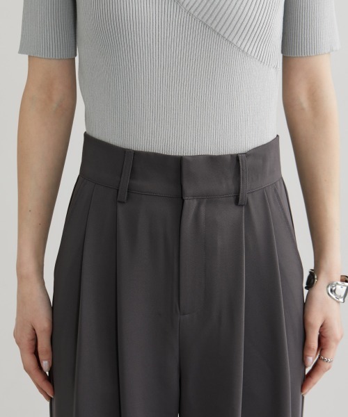 nissen（ニッセン）の「フロントタック入ワイドパンツ（スラックス・レディース・グリーン/ブラウン/ブラック/グレイッシュベージュ/チャコールグレー・S/M/L/LL）」の13枚目の写真