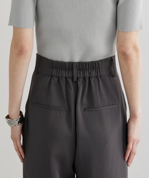 nissen（ニッセン）の「フロントタック入ワイドパンツ（スラックス・レディース・グリーン/ブラウン/ブラック/グレイッシュベージュ/チャコールグレー・S/M/L/LL）」の15枚目の写真