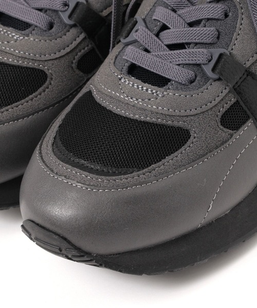 studio CLIP（スタディオクリップ）の「【みんなのリクエストシューズ/撥水】軽らくハレ雨スニーカー（スニーカー・レディース・オフホワイト/グレー/ブラック・MEDIUM/LARGE）」の4枚目の写真