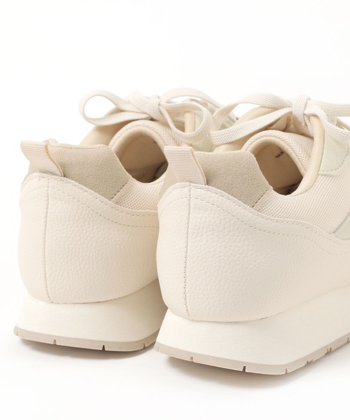 studio CLIP（スタディオクリップ）の「【みんなのリクエストシューズ/撥水】軽らくハレ雨スニーカー（スニーカー・レディース・オフホワイト/グレー/ブラック・MEDIUM/LARGE）」の12枚目の写真