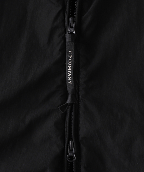 C.P. COMPANY（シーピーカンパニー）の「【C.P. Company / シーピーカンパニー】MEDIUM JACKET IN CHROME - R（その他アウター・メンズ・ブラック・SMALL）」の3枚目の写真