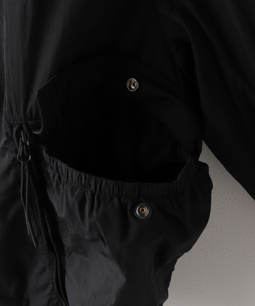 C.P. COMPANY（シーピーカンパニー）の「【C.P. Company / シーピーカンパニー】MEDIUM JACKET IN CHROME - R（その他アウター・メンズ・ブラック・SMALL）」の4枚目の写真