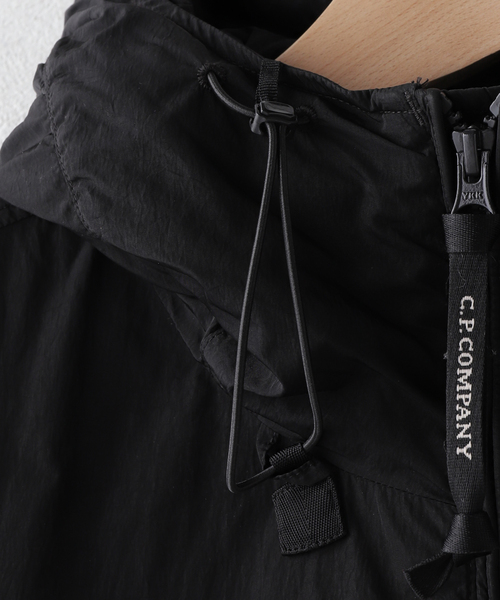 C.P. COMPANY（シーピーカンパニー）の「【C.P. Company / シーピーカンパニー】MEDIUM JACKET IN CHROME - R（その他アウター・メンズ・ブラック・SMALL）」の8枚目の写真