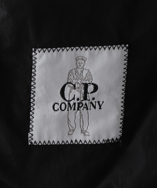 C.P. COMPANY（シーピーカンパニー）の「【C.P. Company / シーピーカンパニー】MEDIUM JACKET IN CHROME - R（その他アウター・メンズ・ブラック・SMALL）」の15枚目の写真