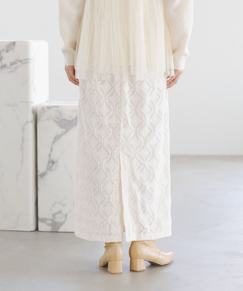 LAKOLE（ラコレ）の「起毛レースナロースカート / 151110（スカート・レディース・ブラック/アイボリー・SMALL/MEDIUM）」の6枚目の写真