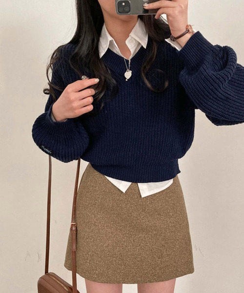 Girly Doll(ガーリードール)の「ボリュームスリーブVネックニット(ニット/セーター・レディース・ピンク/レッド/ベージュ/ネイビー/グレー/ブルー・FREE)」の16枚目の写真