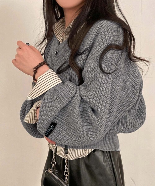 Girly Doll(ガーリードール)の「ボリュームスリーブVネックニット(ニット/セーター・レディース・ピンク/レッド/ベージュ/ネイビー/グレー/ブルー・FREE)」の10枚目の写真