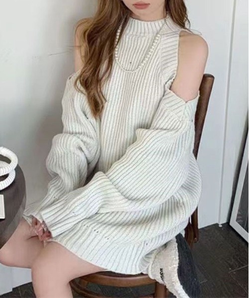 gossip!ロサンゼルス(ゴシップロサンゼルス)の「オフショルダーレース編み セーター(ニット/セーター・レディース・ブラック/ライトグリーン/ベージュ・FREE)」の3枚目の写真