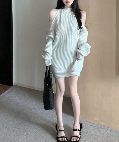 gossip!ロサンゼルス(ゴシップロサンゼルス)の「オフショルダーレース編み セーター(ニット/セーター・レディース・ブラック/ライトグリーン/ベージュ・FREE)」の5枚目の写真