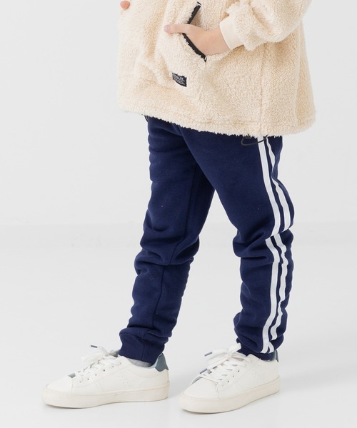 chil2(チルツー)の「裏起毛 脇ラインジョガーパンツ(スウェットパンツ・キッズ・杢グレー/ブラック/カーキ/ベージュ/ネイビー・90cm/100cm/110cm/120cm/130cm/140cm/150cm)」の5枚目の写真