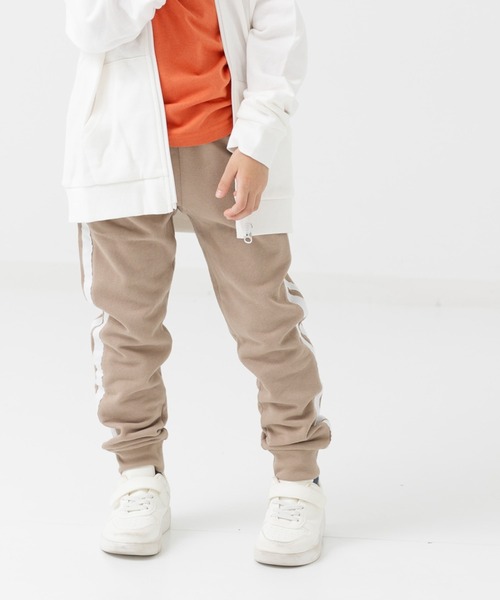chil2(チルツー)の「裏起毛 脇ラインジョガーパンツ(スウェットパンツ・キッズ・杢グレー/ブラック/カーキ/ベージュ/ネイビー・90cm/100cm/110cm/120cm/130cm/140cm/150cm)」の8枚目の写真