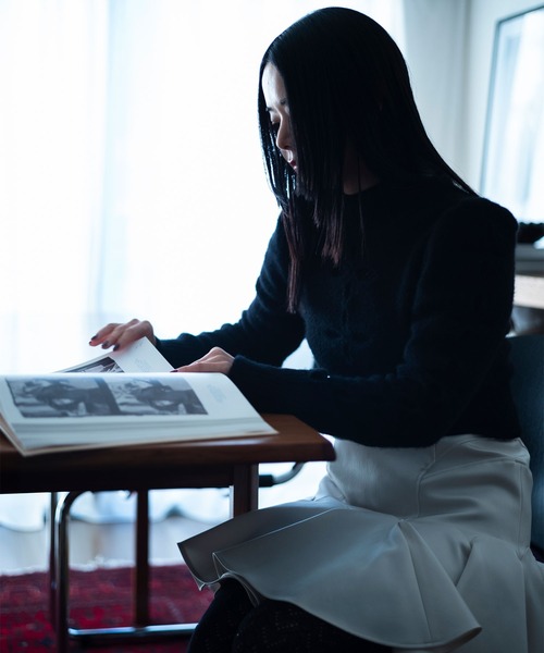 FETICO（フェティコ）の「【FETICO/フェティコ】別注 SATIN BARATHEA FRILLED MINI SKIRT/サテンバラシャフリルミニスカート/マーメイドスカート（スカート・レディース・ブラック/ホワイト・1/2）」の6枚目の写真