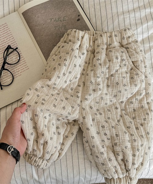 aimoha（アイモハ）の「【aimoha-KIDS-】中綿キルトパンツ（その他パンツ・キッズ・オフホワイト/ダークグレー・80/90/100/110/120/130）」の19枚目の写真