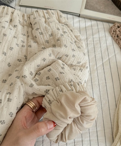 aimoha（アイモハ）の「【aimoha-KIDS-】中綿キルトパンツ（その他パンツ・キッズ・オフホワイト/ダークグレー・80/90/100/110/120/130）」の20枚目の写真