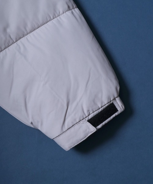 ANPAS(アンパス)の「Multiway Detachable-sleeve Eco Down Jacket/別注 マルチウェイ 袖脱着 中綿ダウンジャケット ダウンベスト パファージャケット パデッドジャケット(ダウンジャケット/コート・メンズ・ライトグレー/ホワイト/ブラック・M/L)」の12枚目の写真
