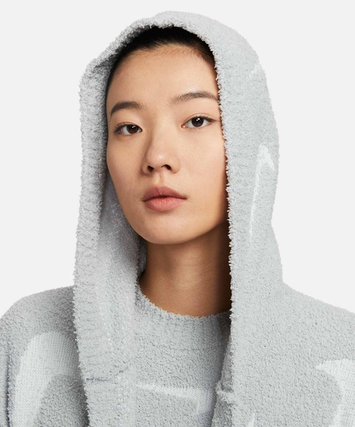 NIKE(ナイキ)の「ナイキ スポーツウェア フェニックス コージー ブークレ ウィメンズ ルーズ ロング ニット カーディガン / Nike Sportswear Phoenix Cozy Boucle Women's Loose Long Knit Cardigan FD4283-077 Light Smoke Grey(カーディガン/ボレロ・レディース・スモークグレー・2XL/L/M/S/XL/XS)」の4枚目の写真