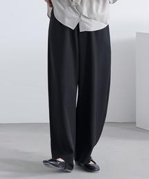 『カーブツイルパンツ』