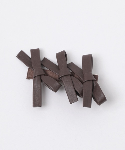 FOREVER 21（フォーエバー トゥエンティーワン）の「3連リボンフェイクレザークリップ（シュシュ・レディース・ブラウン系その他/ブラック・FREE）」の2枚目の写真