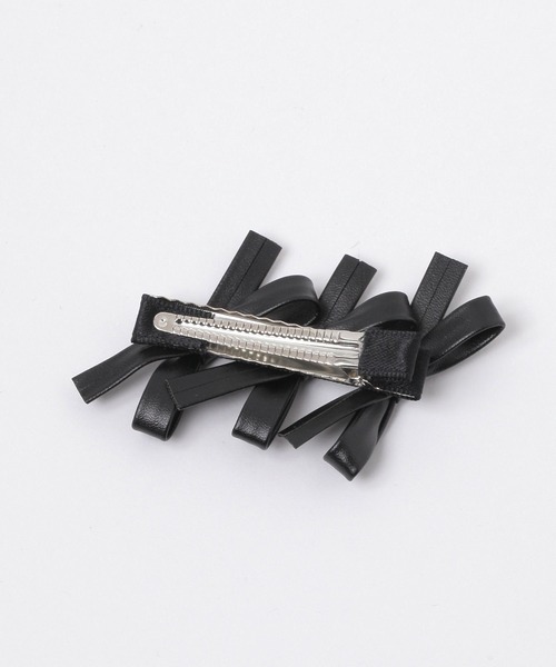 FOREVER 21（フォーエバー トゥエンティーワン）の「3連リボンフェイクレザークリップ（シュシュ・レディース・ブラウン系その他/ブラック・FREE）」の3枚目の写真