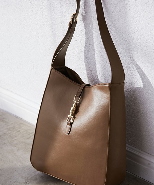 VIS（ビス）の「【A4収納】ホーボーバッグ（トートバッグ・レディース・キナリ/キャメル/ブラック・FREE）」の20枚目の写真