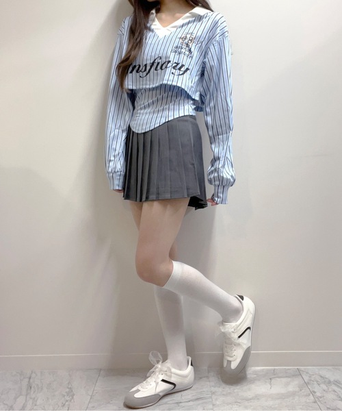 ALLuRing ChaRm（アリュリングチャーム）の「Striped Short Polo / ストライプショート丈ポロ（シャツ/ブラウス・レディース・ブルー・S/M）」の2枚目の写真