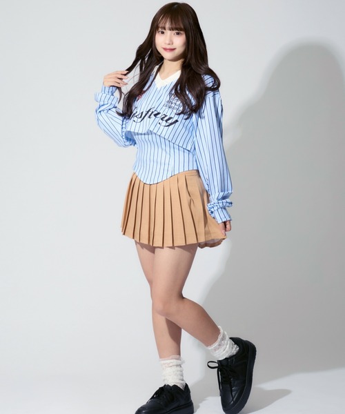 ALLuRing ChaRm（アリュリングチャーム）の「Striped Short Polo / ストライプショート丈ポロ（シャツ/ブラウス・レディース・ブルー・S/M）」の5枚目の写真