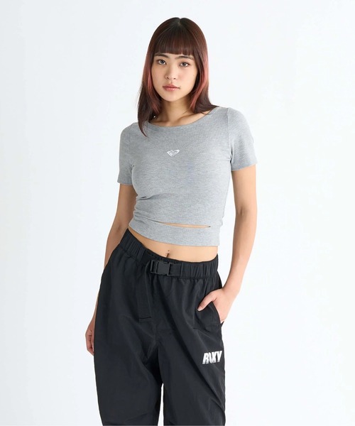ROXY(ロキシー)の「CHEEKIE PEEKIE /ロキシーロゴショート丈カッティングデザイン半袖Tシャツ(Tシャツ/カットソー・レディース・グレー/ホワイト/ブラック・MEDIUM/LARGE/SMALL)」の3枚目の写真