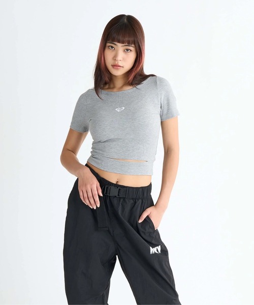 ROXY(ロキシー)の「CHEEKIE PEEKIE /ロキシーロゴショート丈カッティングデザイン半袖Tシャツ(Tシャツ/カットソー・レディース・グレー/ホワイト/ブラック・MEDIUM/LARGE/SMALL)」の17枚目の写真